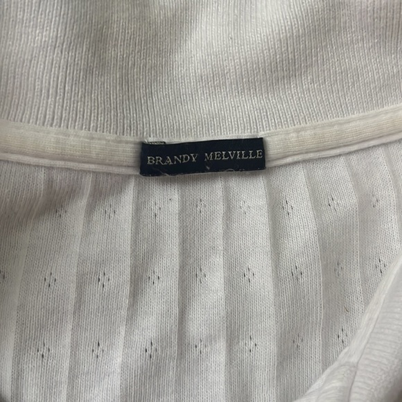 Brandy Melville button up collared cropped shirt - Picture 2 of 2